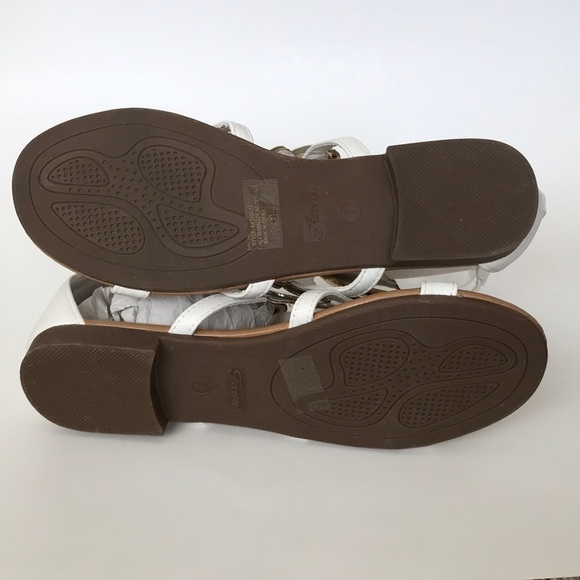 Forever New White Faux leather Gladiator Sandals with Gold Angel wings 7M - Picture 4 of 4